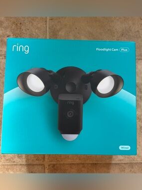Ring Floodlight Cam Plus in Black
